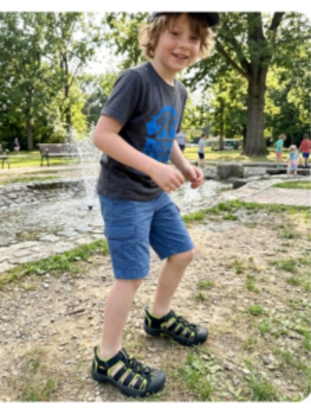 Keen Kids SALE Newport Waterproof Hiking Water Play Sandals Sturdy Big Kids sz 5